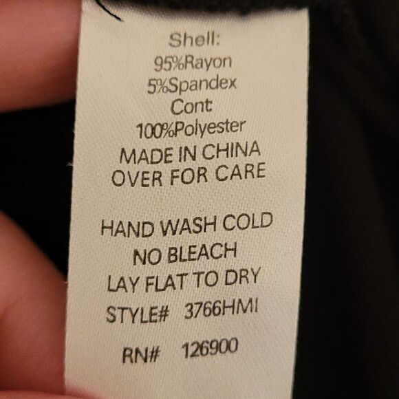 Classy black top‎ with shear sleeves - Picture 6 of 6